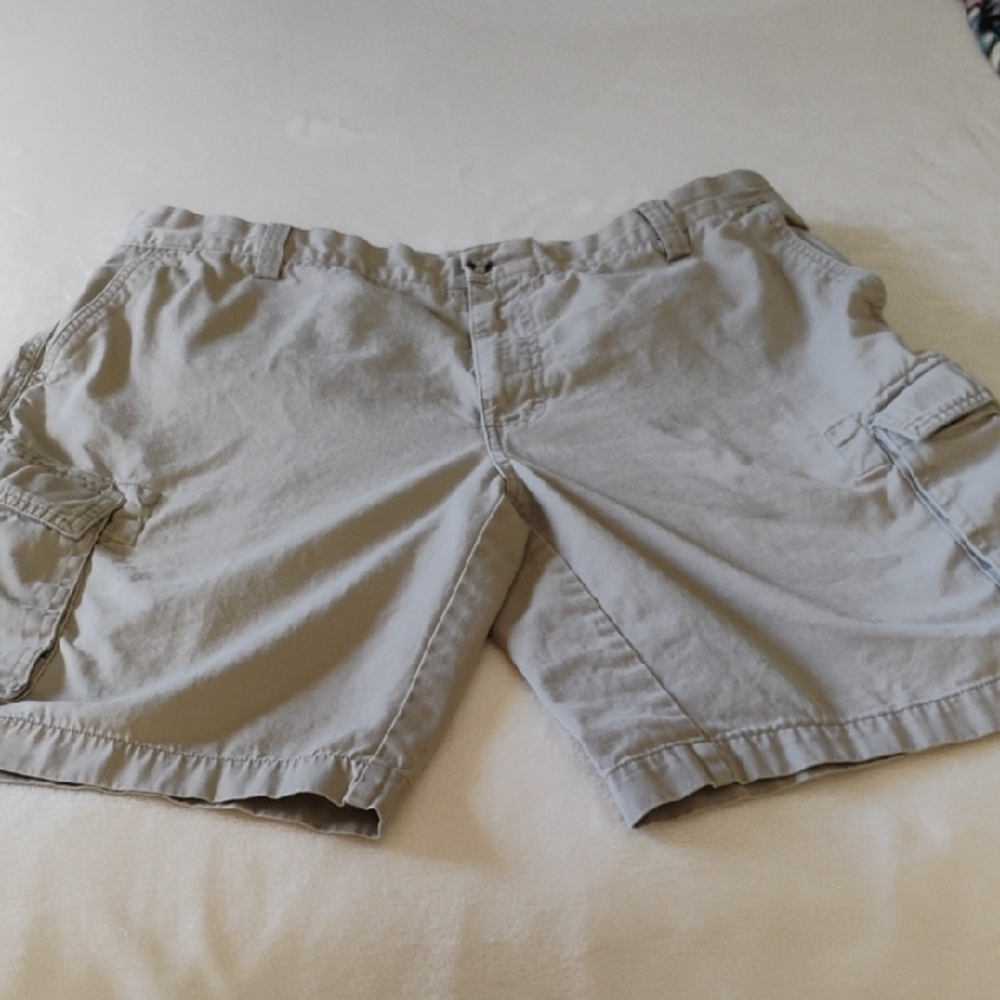 Men's Gray Cargo Shorts